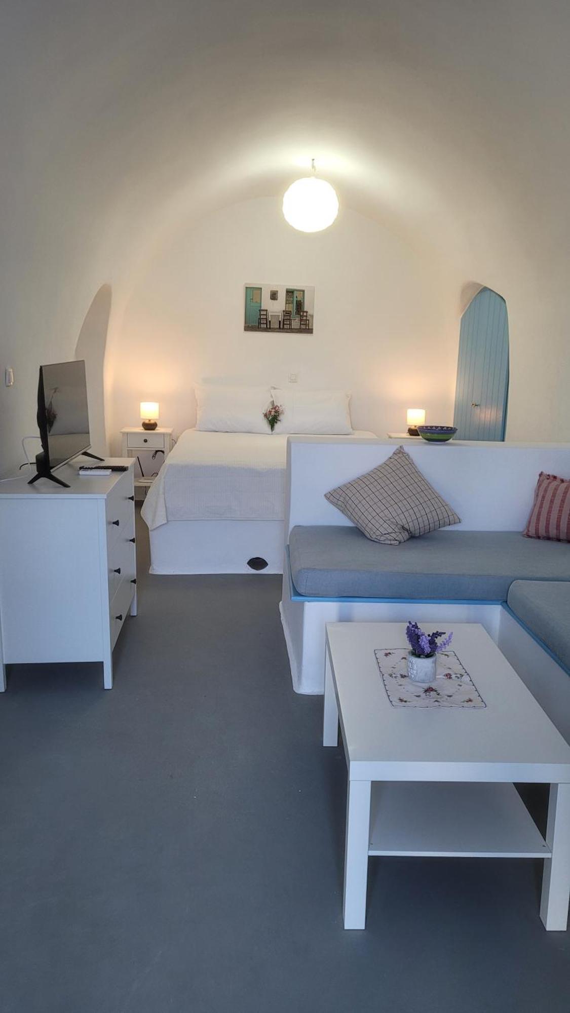 Kamaraki Grande Aroniadika Apartment Kythira Town